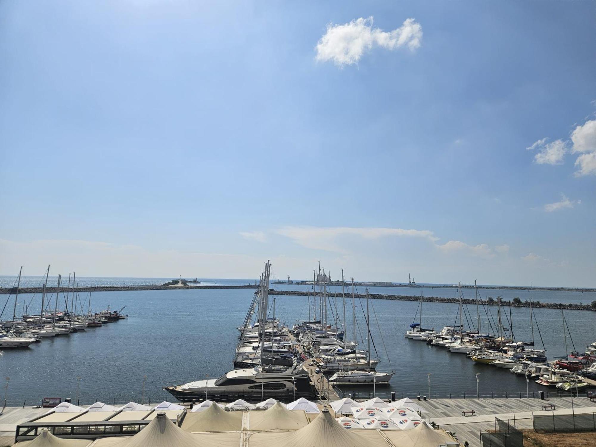 Blue Marina Sea View Apartment Mangalia Exterior foto