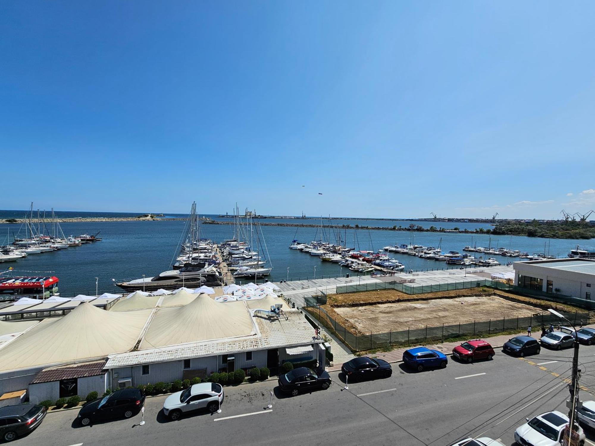 Blue Marina Sea View Apartment Mangalia Exterior foto